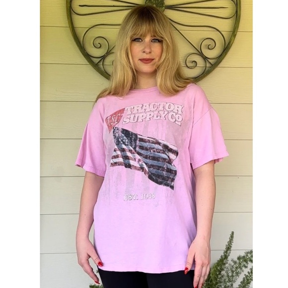Vintage 2000’s Tractor Supply Co. Graphic Tee Shirt in Light Pink • Western - M - Picture 6 of 10